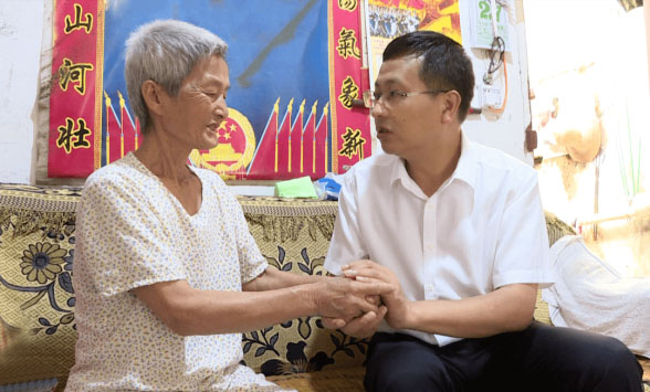 劉堂(tang)軍帶(dai)隊開(kai)展‘八(ba)一’雙(shuang)擁慰(wei)問活(huo)動 數(shu)控立(li)式鑽(zuan)床