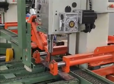 Z5132A單軸(zhou)數控(kong)鑽床(chuang)(汽車(che)彈簧(huang)鋼闆(pan)鑽孔(kong)自動(dong)生産(chan)線)